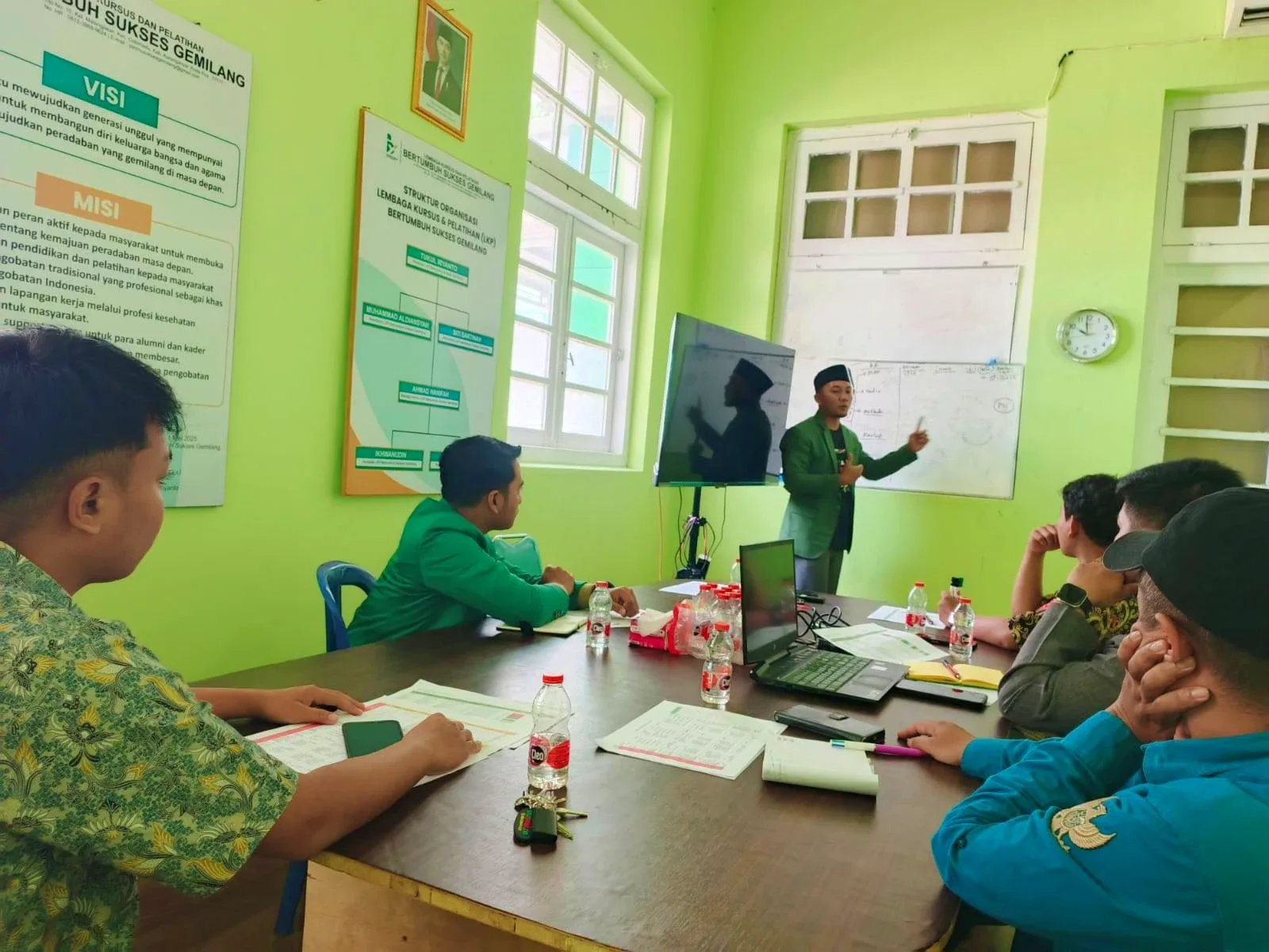 MARKETING EXECUTIVE OFFLINE